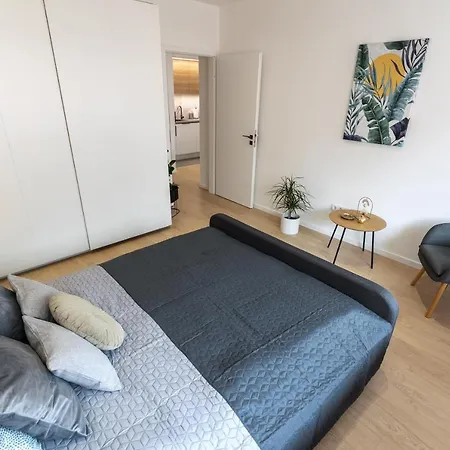 Gems Of - Emerald Apartment