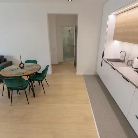 Gems Of - Emerald Apartment *