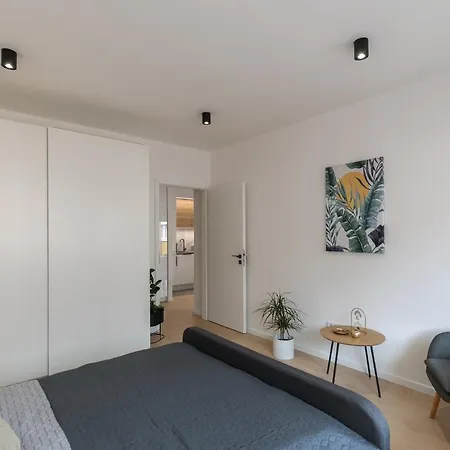 Gems Of - Emerald Apartment