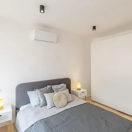 Gems Of - Emerald Apartment *