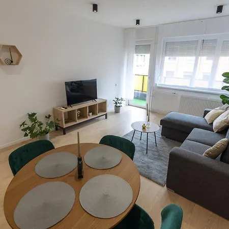 Apartment Gems Of - Emerald *