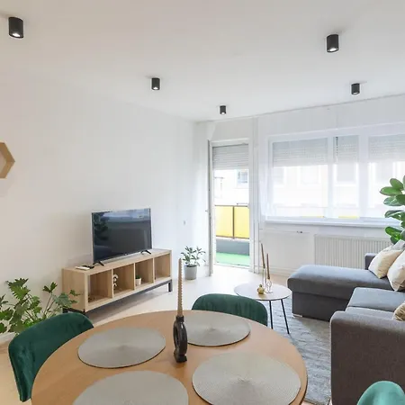 Gems Of - Emerald Apartment *