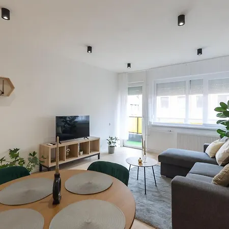 Gems Of - Emerald Apartment
